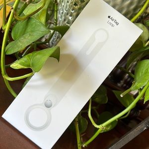New Apple air tag loop holder white AirTag backpack luggage travel